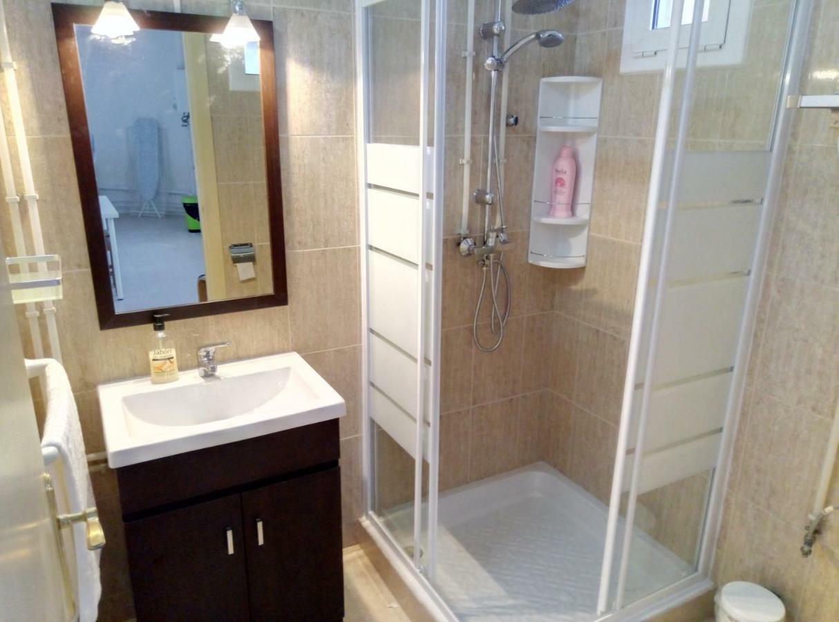 Casa Carmen Barcelona Apartment เอลปรัตเดยูเบรกัต ภายนอก รูปภาพ